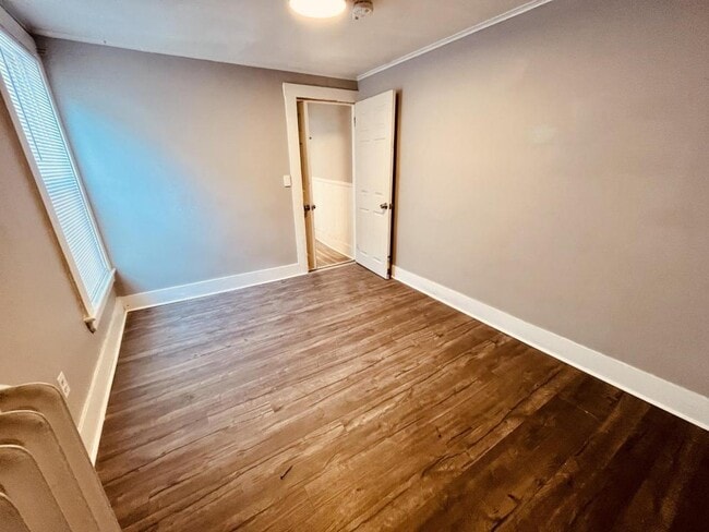 Building Photo - 153 Horton St