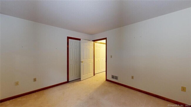 Building Photo - 111 Carriage House