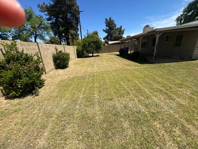 Building Photo - 718 W Glenn Dr