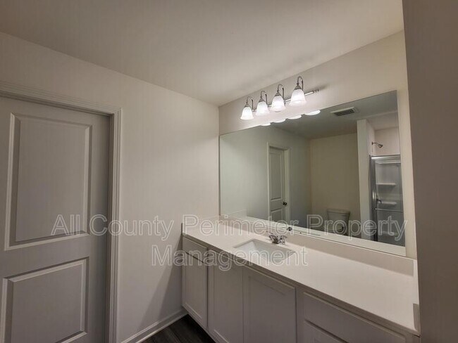 Building Photo - 212 Cottontail Ln