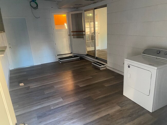 Building Photo - Cozy Single family home with two car garage and controlled access gate