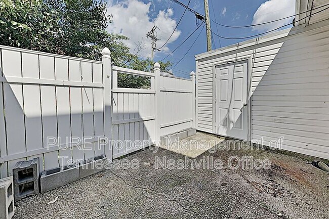 Building Photo - 2120 Lebanon Pike