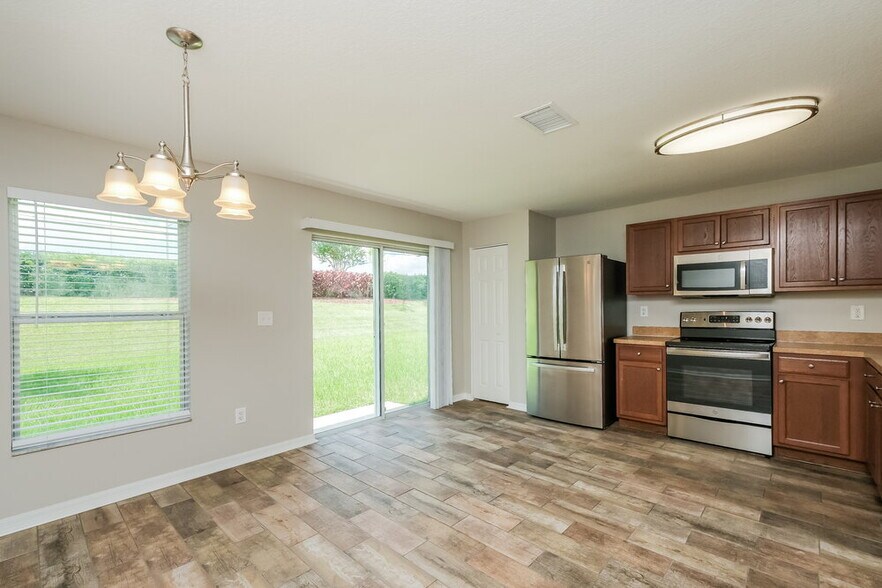 Building Photo - 7406 Bridgeview Dr