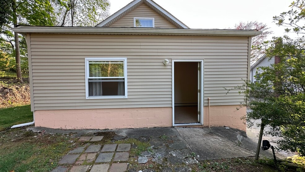 Primary Photo - 17 Dorchester Rd