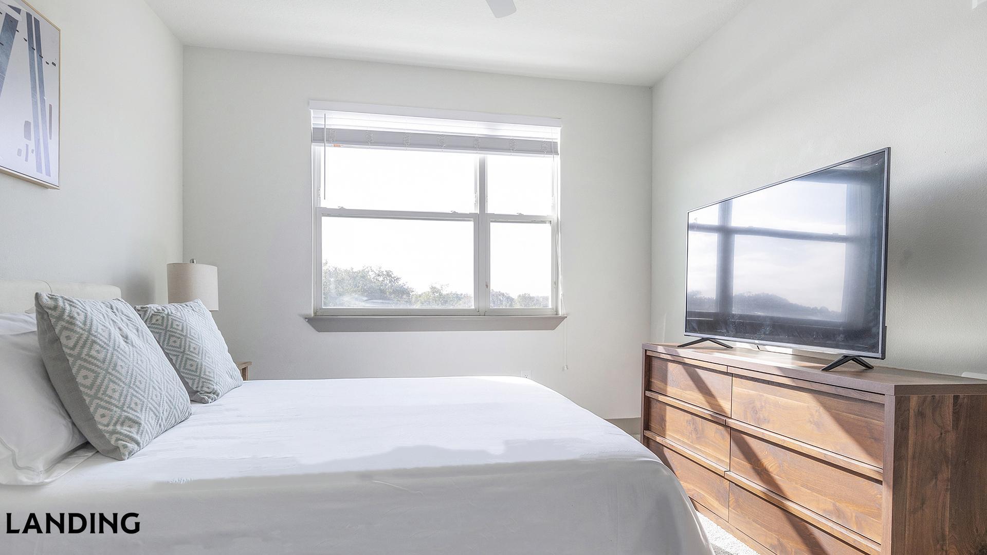 Building Photo - 2995 Railside Lp