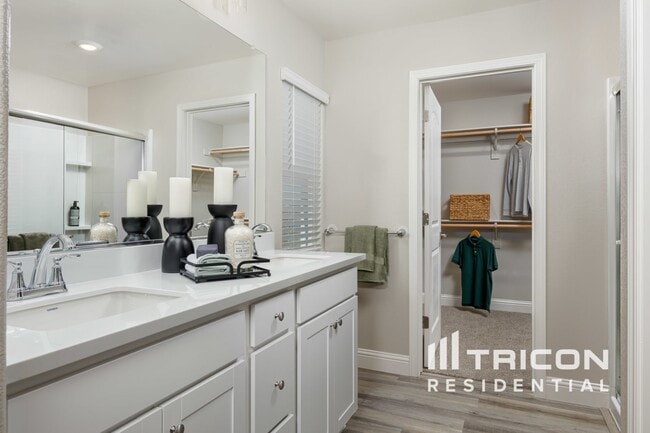 Building Photo - 11633 Venitia Ln