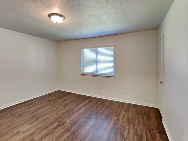Building Photo - 7007 Durango Dr