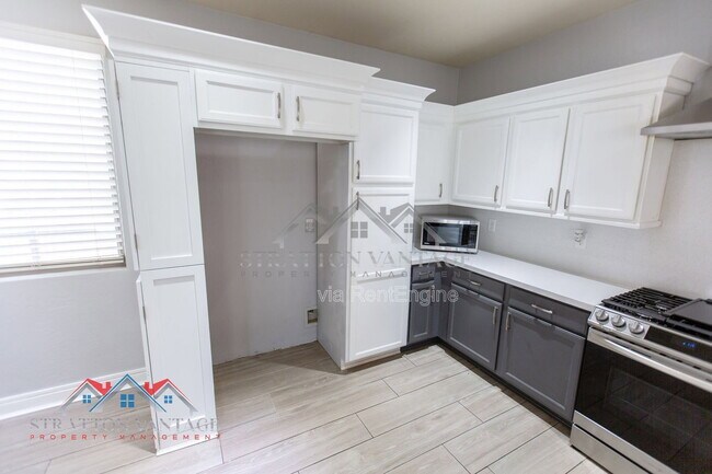 Building Photo - 3068 E Ravenswood Dr