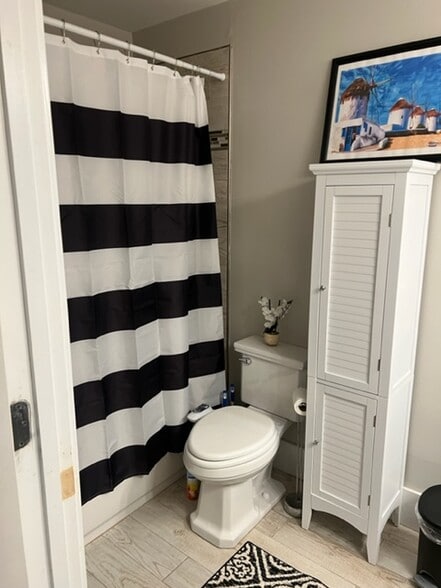 Building Photo - 2414 N Capitol St NW