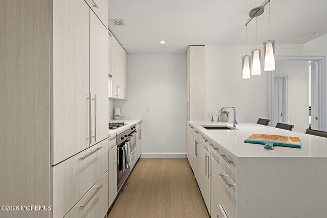 Building Photo - 15 Morris Ave