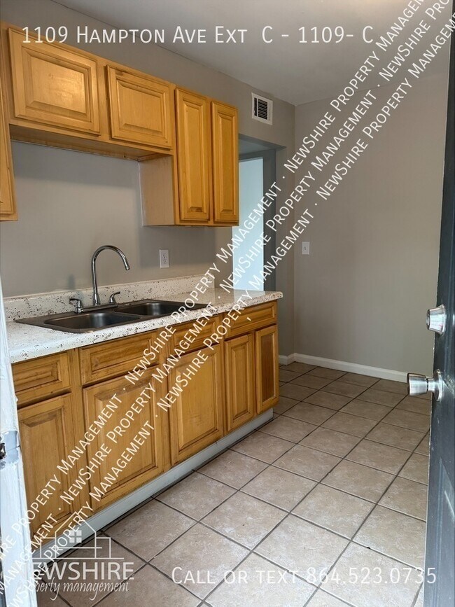 Building Photo - 1109 Hampton Ave Ext