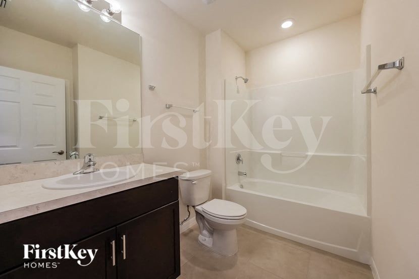 Building Photo - 1021 Anza Ave