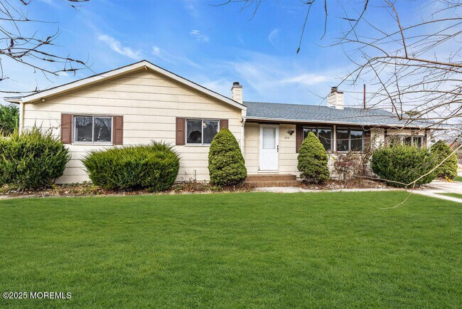 Building Photo - 1841 2nd Ave