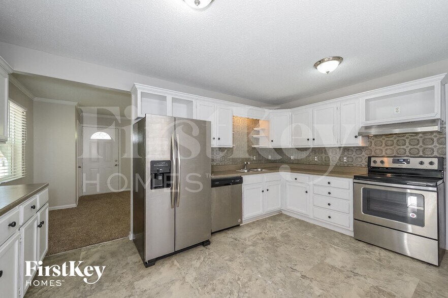 Building Photo - 201 E Hale St