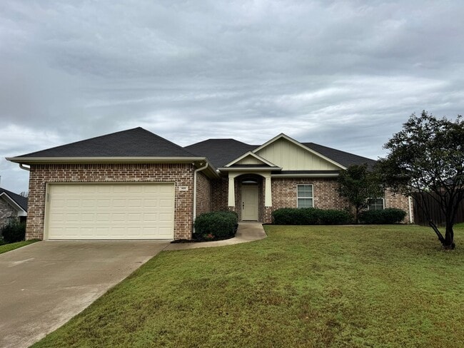 Building Photo - 309 Ash Dr