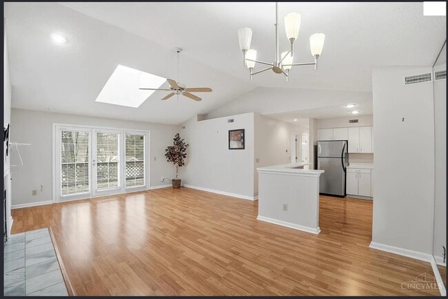 Building Photo - 3029 Stratford Ct