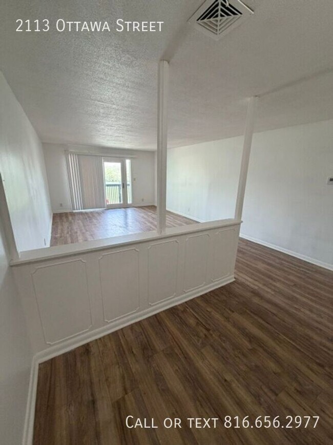 Building Photo - 2113 Ottawa St