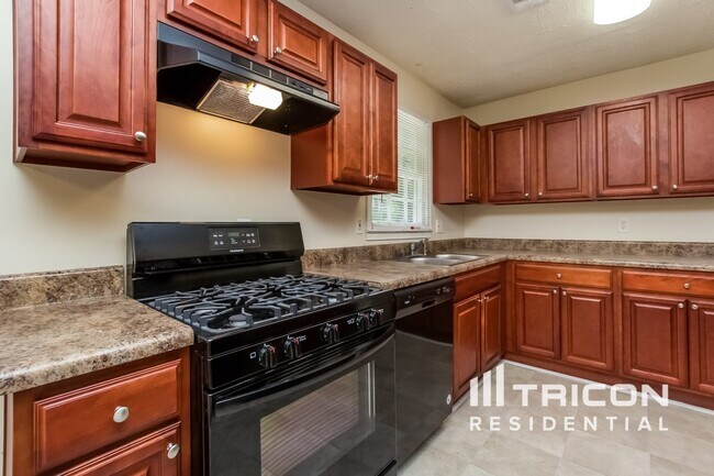 Building Photo - 3276 Lancer Dr