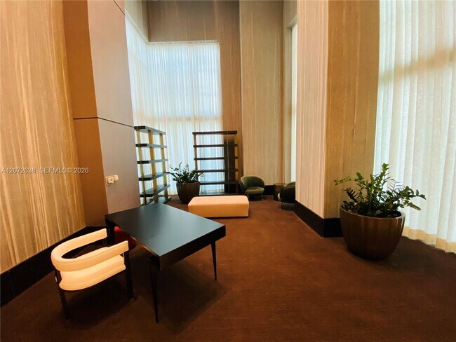 Building Photo - 950 Brickell Bay Dr