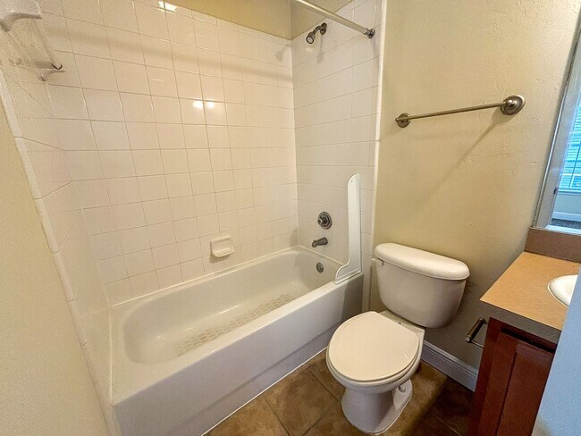 Building Photo - Chase Hollow #83 - Pet Friendly!