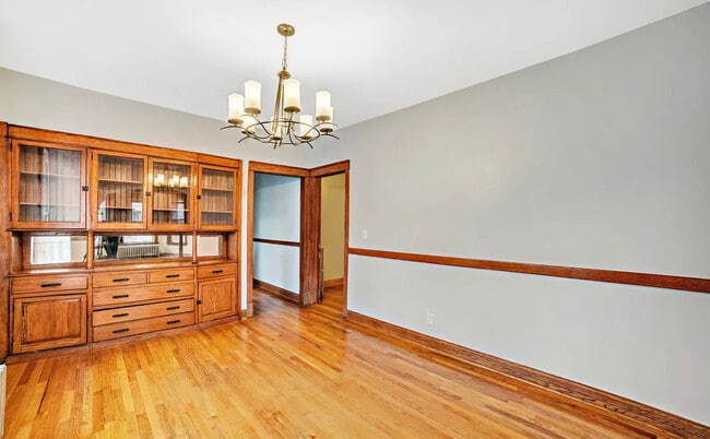 Dining Room - 2916 W McLean Ave