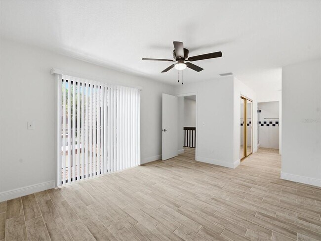 Building Photo - 15446 E Pond Woods Dr
