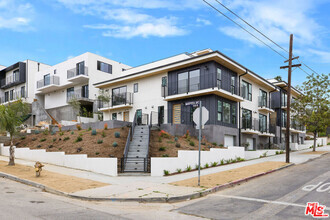 Building Photo - 571 S Mariposa Ave