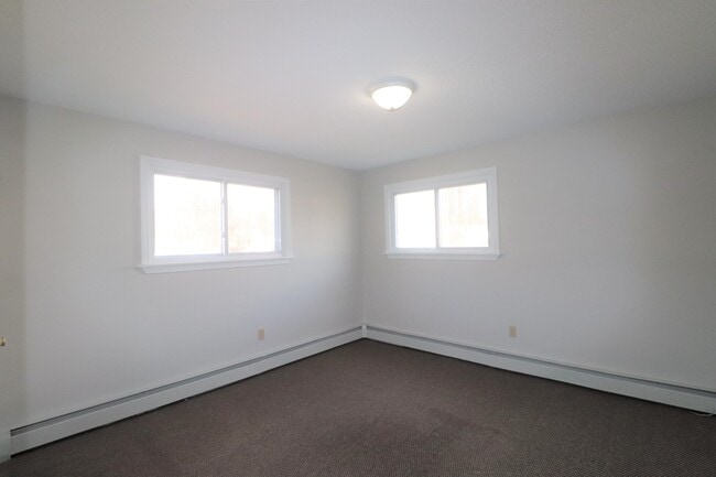 Building Photo - Gorgeous single-family Home