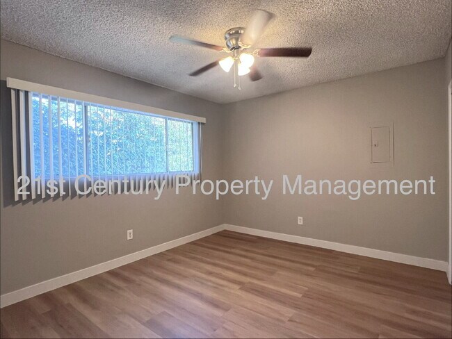 Building Photo - Spacious 1 Bedroom Ground Level Apartment - Downey