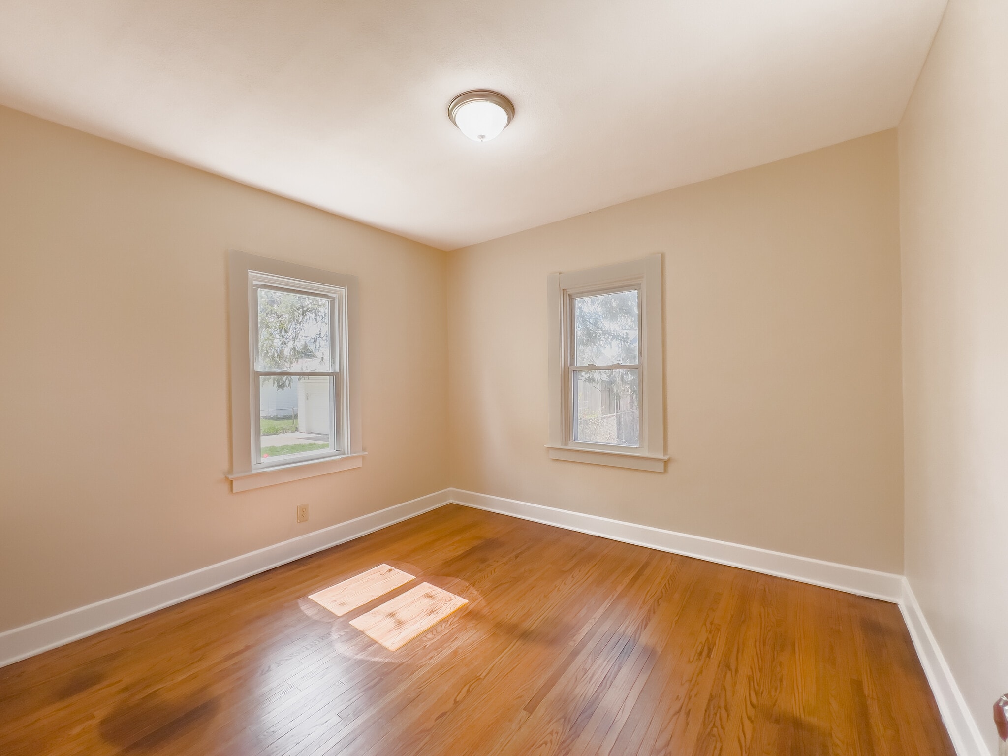 Building Photo - 464 Shasta Dr