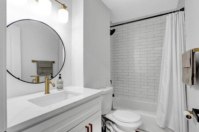 Hallway Bathroom - 12931 Barbezieux Dr