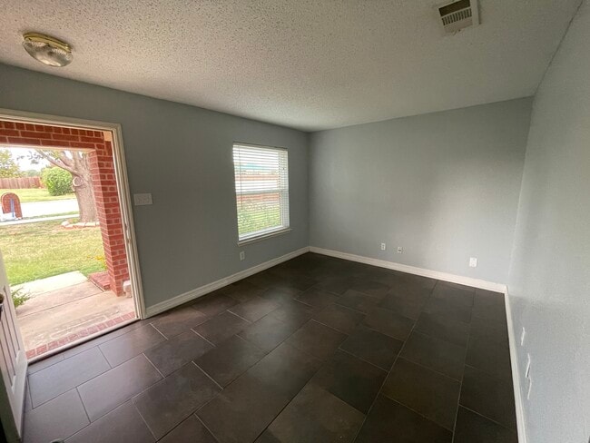 Building Photo - 2403 Silverado Trail