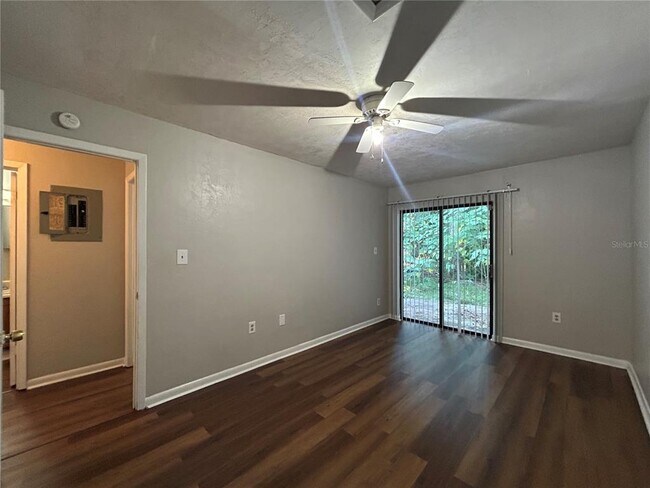 Building Photo - 7401 SW 42nd Pl