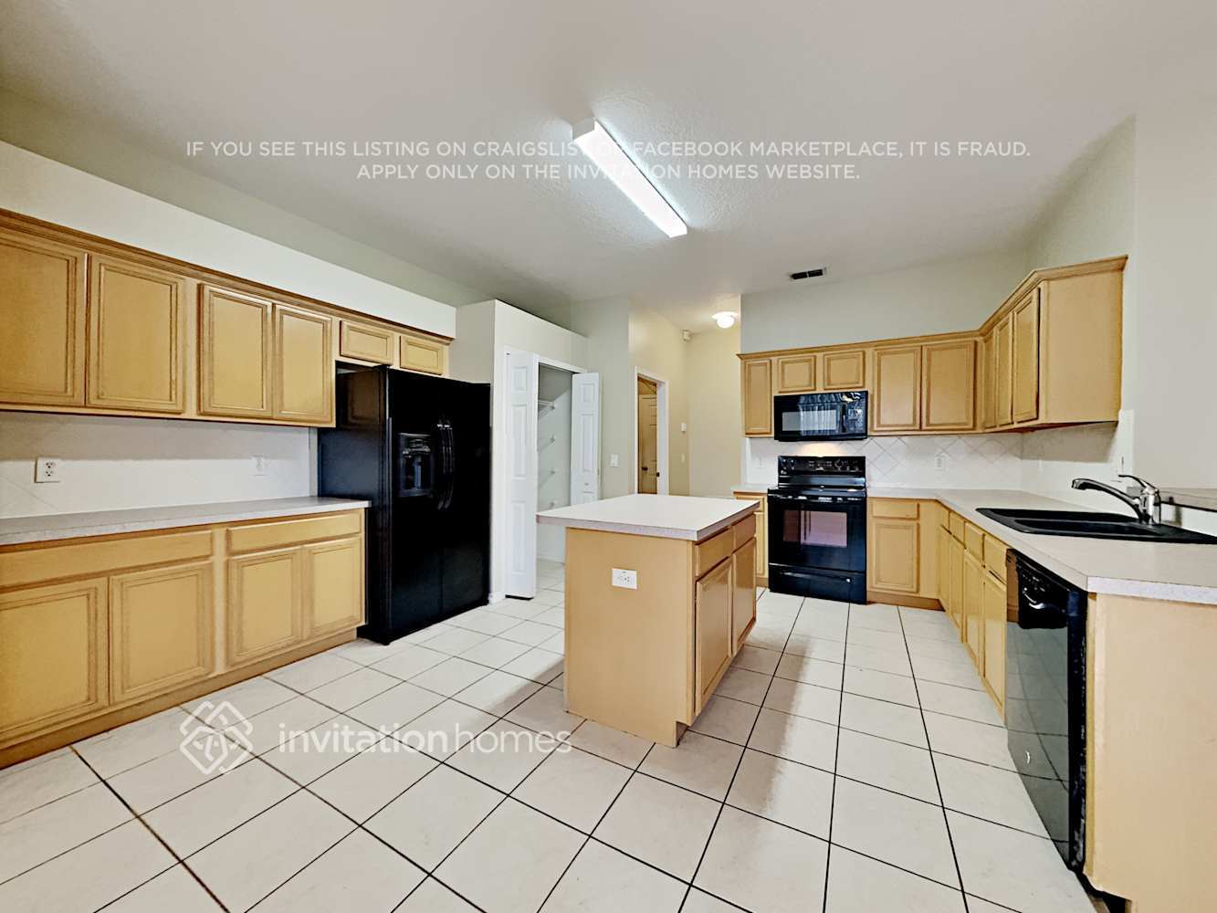 Building Photo - 13326 Rosemeade Cove