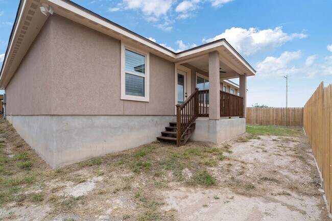 Building Photo - 105 Noahy Dr