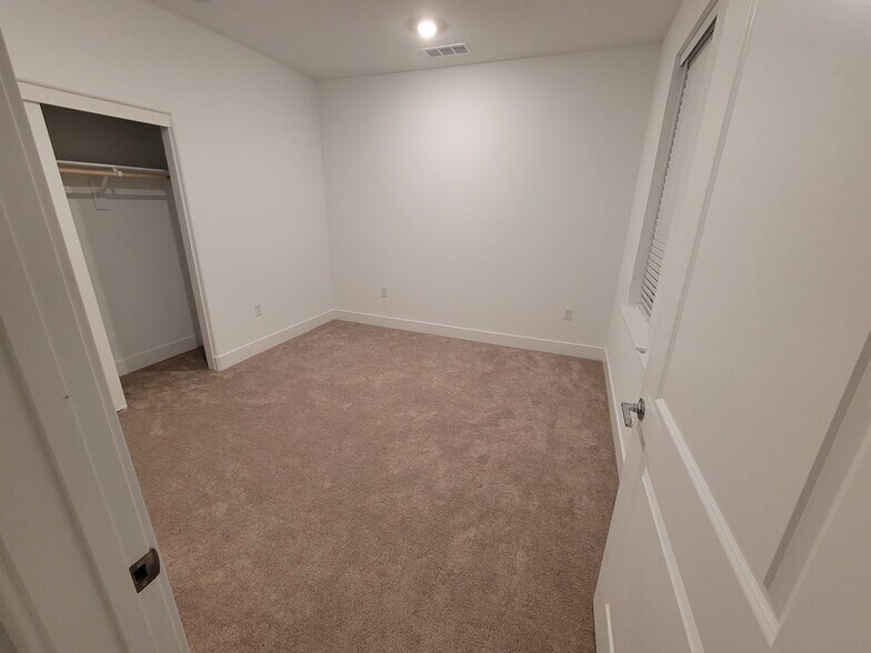 Building Photo - 8055 Monterey Pebble Way