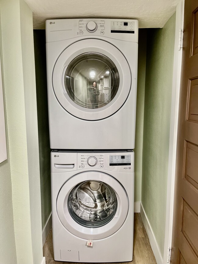 Full-sized washer-dryer, in unit. - 1401 W 13th Ave