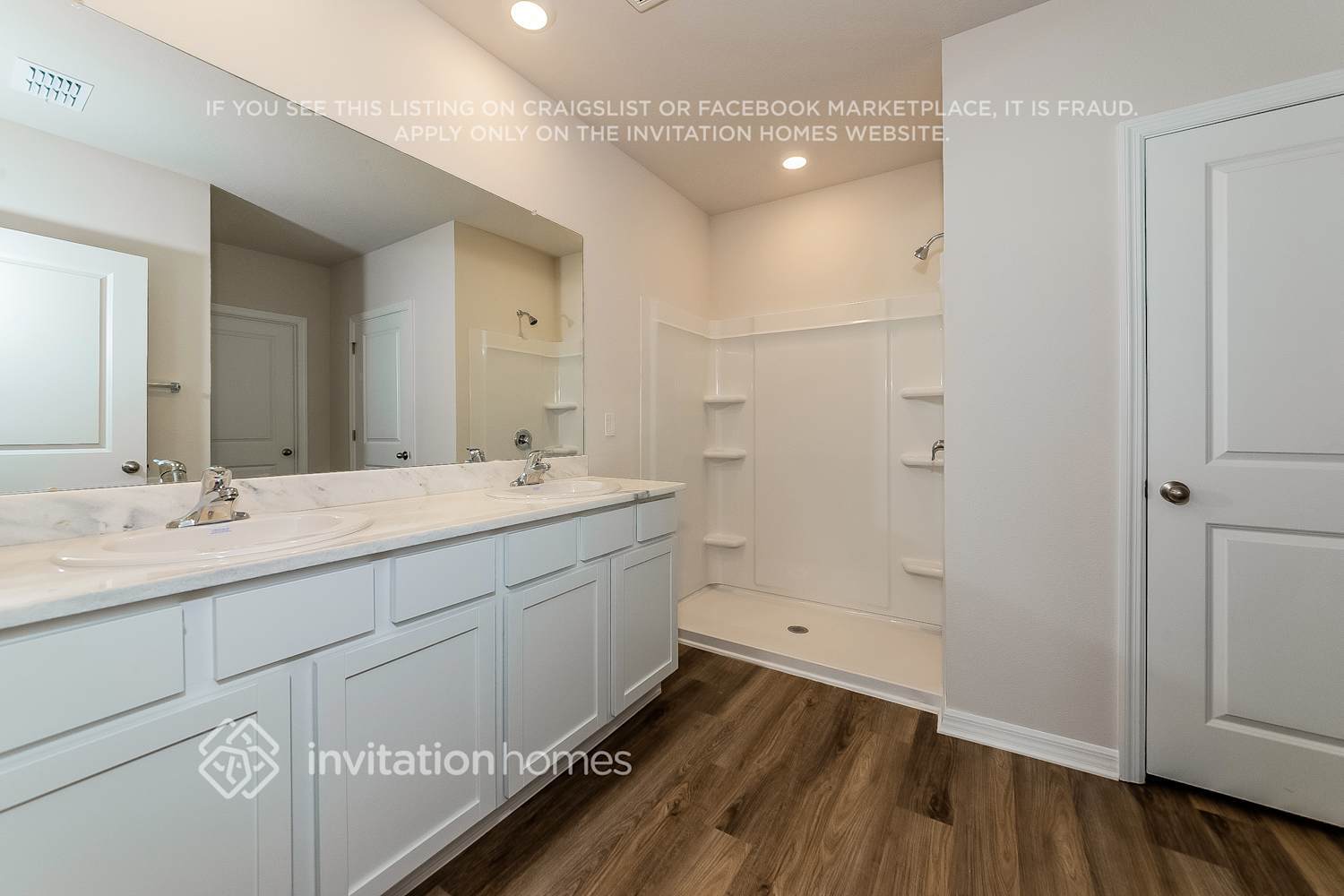 Building Photo - 8017 Majestic Palms Ct