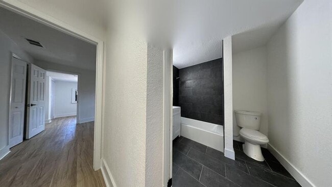 Building Photo - 1426 40th St S