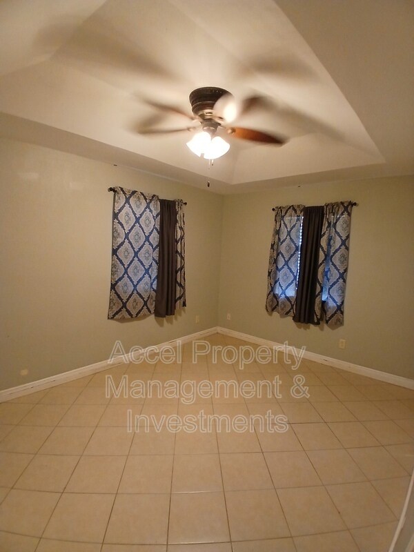 Building Photo - 3601 Mina De Oro