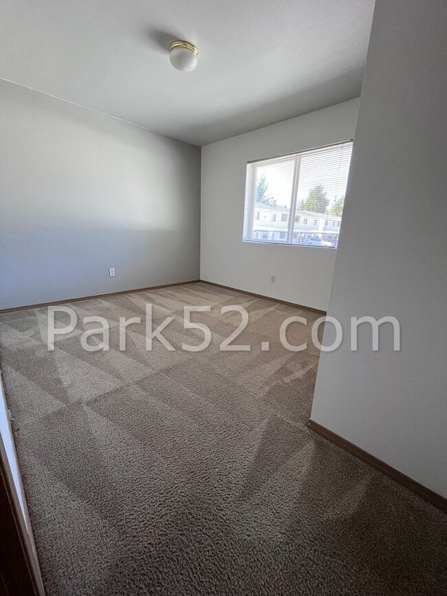Building Photo - 2 Bedroom 2 Bathroom Upper Level Unit in Bonney Lake