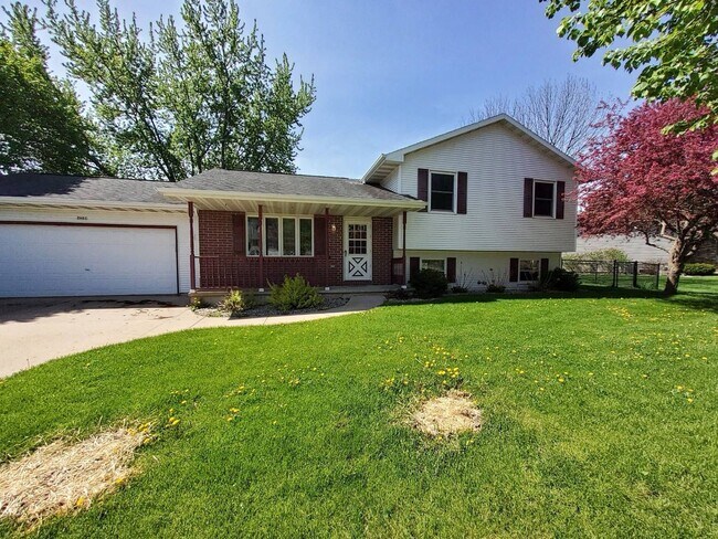 Building Photo - 2801 Ruschfield Dr