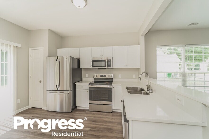 Building Photo - 10212 Roundleaf Dr