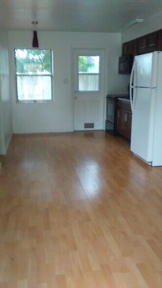 Unit 1 - 7105 Poinsetta Ave