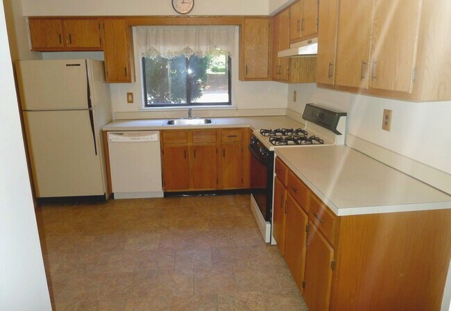 Building Photo - 2212 Old Stone Mill Dr
