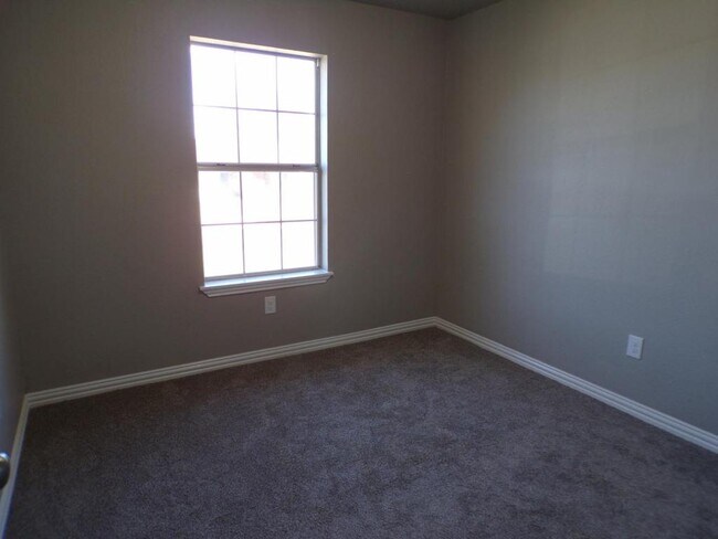 Building Photo - 5006 Parkwood Dr