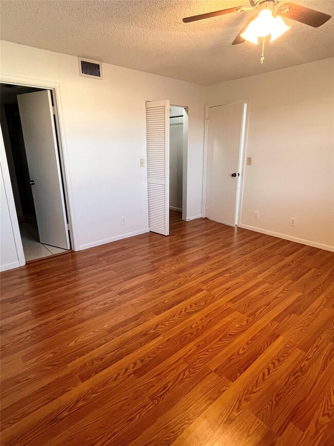 Building Photo - 2423 NW 89th Dr