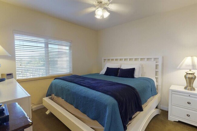 Building Photo - 8800 Bay Pines Blvd