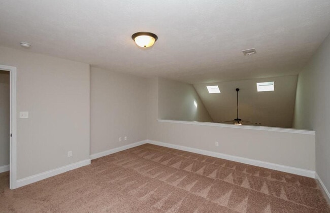 Building Photo - 834 Landing Dr