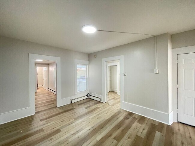 Building Photo - 49 Pennacook St